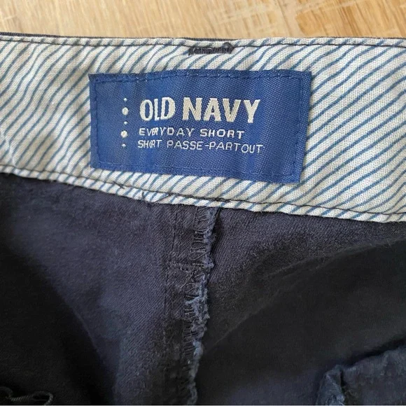 Old Navy Polka Dot EveryDay Shorts Sz. 10 - Picture 4 of 4